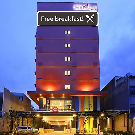 Amaris Hotel Pasar Baru Yakarta Exterior foto