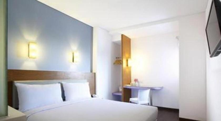 Amaris Hotel Pasar Baru Yakarta Exterior foto